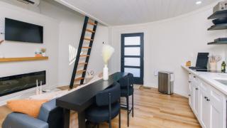 NEW Romantic Silo w Hot Tub and Outdoor Shower - 4