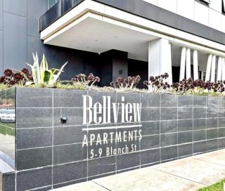 Bellview Bright Balcony City View 50m to Train Station - 5