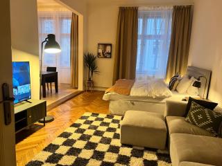 Vinohrady Elegance by House of Huxe - 4