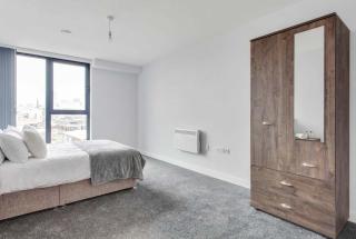 Spacious & Bright 1 Bed Apartment in Birmingham - 1