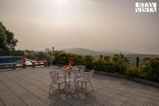 StayVista at The Treetops with Infinity Pool, BBQ - 6