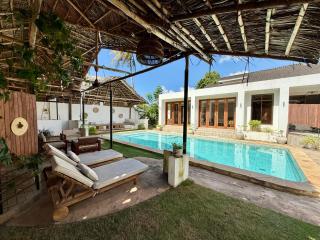 Mbezi Poolside Getaway - 7