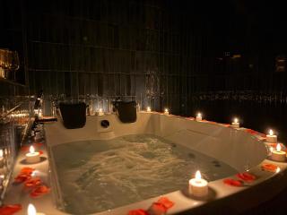 Le Secret de Cléopâtre, Suite de Luxe avec Jacuzzi et Pièce Secrète - 2