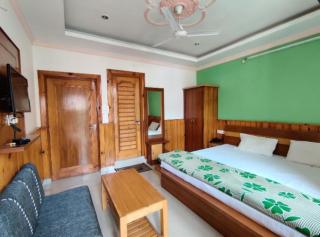 The Hill Town Hotel - 9