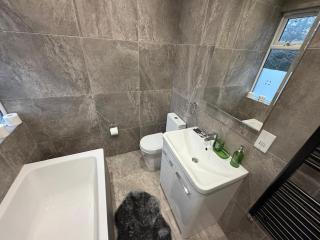 Stylish 1 Bed Flat 3 Minutes walk to East Finchley Station N2 - 5