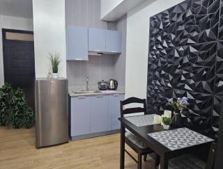 Paseo Verde Las Pinas - Sleeps 2 Adults 2 Children - 0