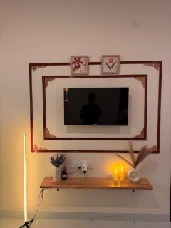 Serene Sun Drenched Oasis with Private Balcony - 5