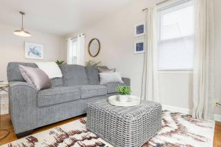 Bexley Breeze | High-Speed Wi-Fi | King Bed - 9