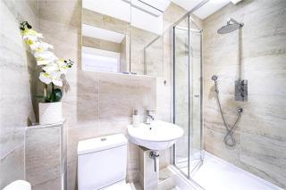 Luxury 2-Bedroom Apartment in Angel, Islington Perfect London Base - 3
