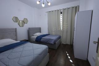 Spacious 3BR Prime Location Wi-Fi & Balcony - 5