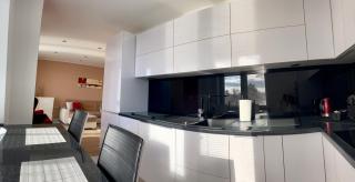 Modern & Sunny City Center Apartment - 2