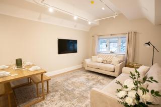 Brand New Modern 2BR Apt Pet-friendly in Broadway High St - Sleeps 6 - 2