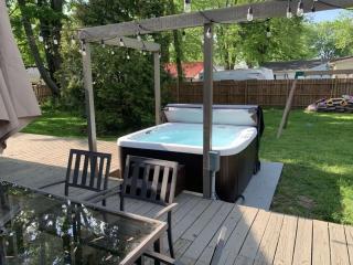 Country Charm Retreat / lake - 0