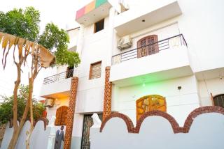 Aisha guest house and restaurant - 0