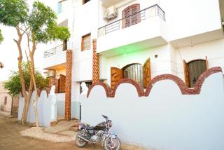 Aisha Guest House And Restaurant - 8