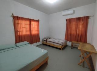 HABITACION PRIVADA CON AC, WiFi, TV, COCINA, BAÑO Y ESTACIONAMIENTO - 5