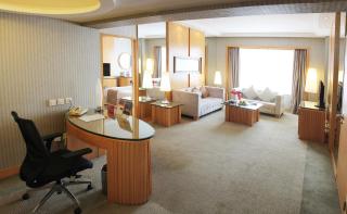 Crowne Plaza Shanghai by IHG - 8