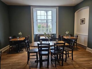 The White House Hotel - 4