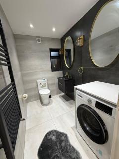 Luxury 2-Bed with Garden, 4 mins walk to East Finchley station N2 - 3
