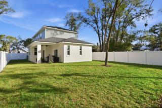 Modern Mount Dora Escape Style and Sunshine home - 5
