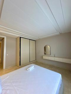 2 bedroom apartment, infront of the beach - 2