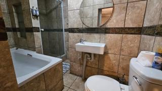 Honey Bee Guesthouse - 8