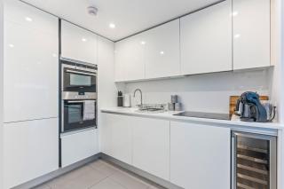 1BR Central Gem, Great Location, Sleeps 4 - 1