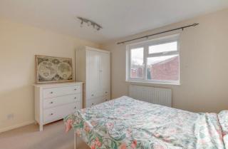 Cosy 3BR Home in Redditch - Sleeps 6 - 3