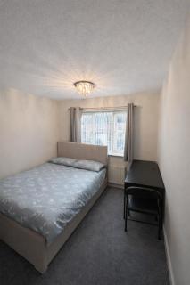 Modern 4-Bed House-Close Links to M5 & M6 - 3