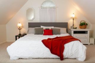 Serene Lakefront Home with Hot Tub and Boat for Rent! - 3