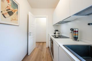 Refined penthouse in front of Osteria Francescana - 9