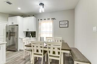 Easy Hwy Access to Dtwn Pet-Friendly Houston Home - 9