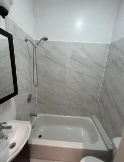 The Midtown Sanctuary - Private Silent Suite at Times Square - 6