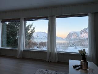 Big, newly renovated, two bedroom apartment - 8