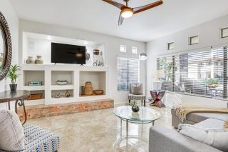 Snowbird Escape w/ Pool! 4 Mi to Kierland Commons - 5