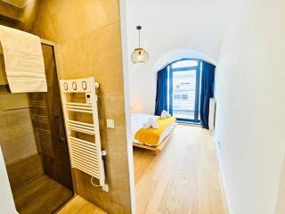 Central city 2 bedroom apartment with terrace and parking - 5