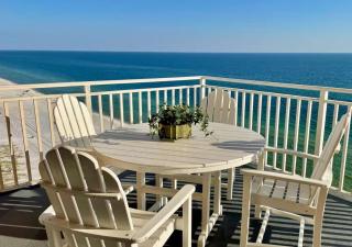 Sand-Toes Living, Gulf-Front Near Pier Park & Fun - 0