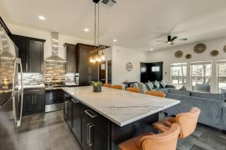 ‘Roo's Hideaway’ Modern 3BR Near Round Top & A&M! - 3