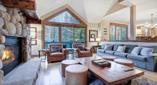 Cozy Mountain 4-Bedroom Retreat in Arrowhead Village townhouse - 4
