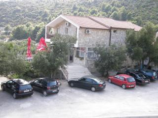 Guest House & Restaurant Adriatic Klek - Klek - 8