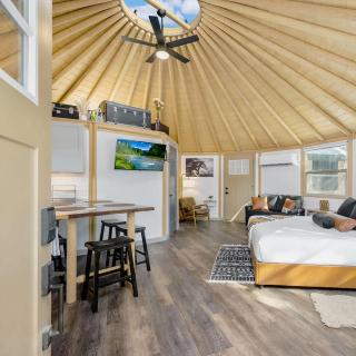 Stetson Luxury Yurt-Cabin - Hot Tub & Soaking Tub - 0