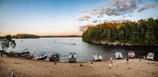 Florence King Suite at Bootleggers Lodge - Lake Views & Marble Bath - 8