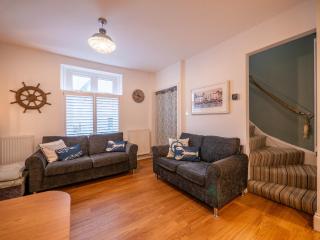 Cosy Dartmouth Hideaway with Garden & Parking - 1