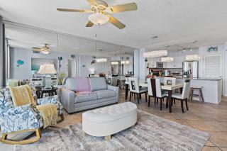 Pelican Beach Terrace 1404 - 3