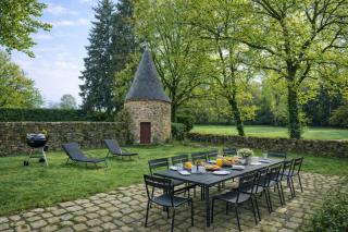 Your Private Castle - 1000 m2 - 5 suites - 40 hectares - 6