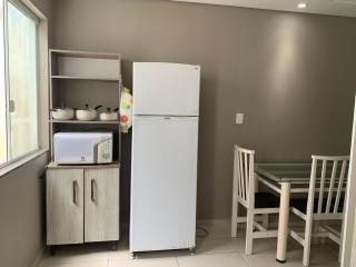 Amplo apartamento com suíte e ar condicionado - 2