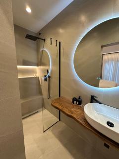 The Doctor's Villa - 6