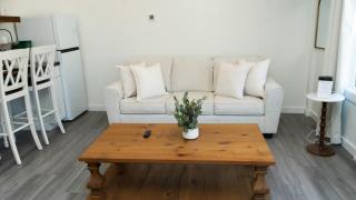 Peace Barn Getaway - 0