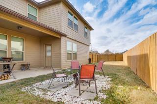 Family Friendly! 2-Story Home Near Georgetown Sq - 7