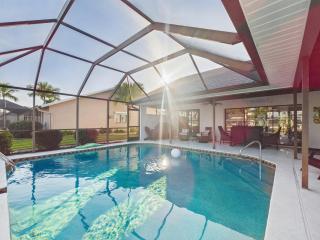 NEW - Villa Rosegarden Oasis, 3 Bedroom Waterfront Pool Villa with Gulf Access - 0